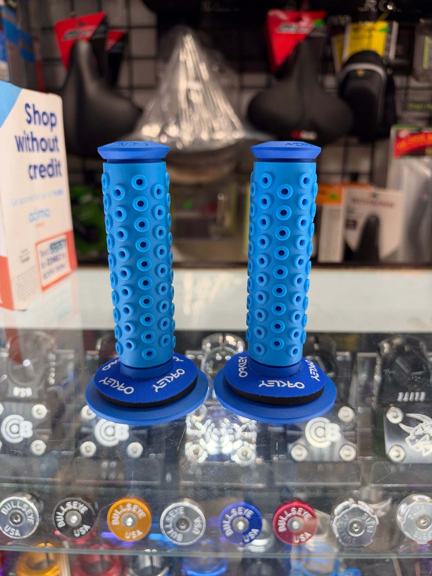 Frank’s Bicycles REPOP B1-B Grips BLUE/LIGHT BLUE + Oakley Donuts