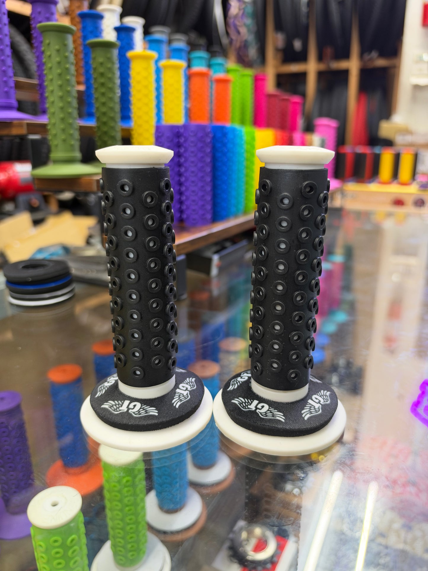Frank’s Bicycles REPOP B1-B Grips WHITE/BLACK + *NEW* GT Donuts