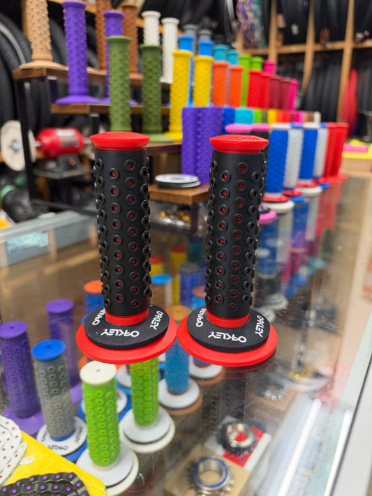 Frank’s Bicycles REPOP B1-B Grips RED/BLACK + Oakley Donuts
