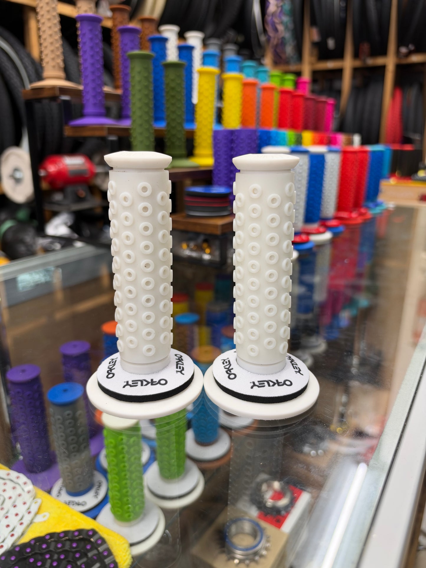 Frank’s Bicycles REPOP B1-B Grips FULL COLOR (WHITE ON WHITE) + Oakley Donuts