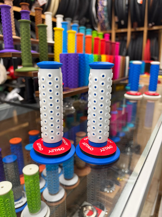 Frank’s Bicycles REPOP B1-B Grips “SKYWAY COLORSET” + Oakley Donuts