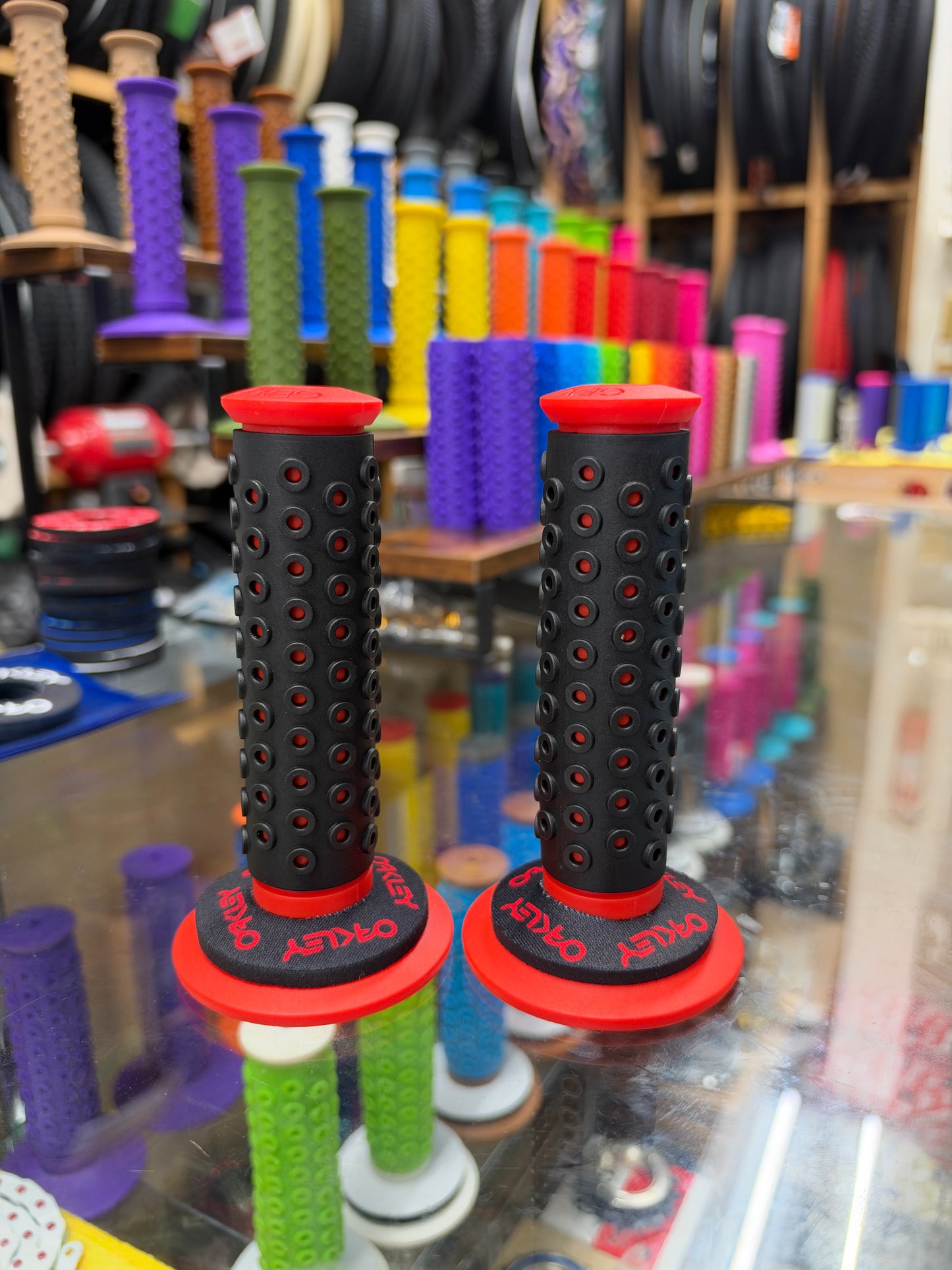 Frank’s Bicycles REPOP B1-B Grips RED/BLACK + NEW Oakley Donuts 🚨POPULAR*🚨