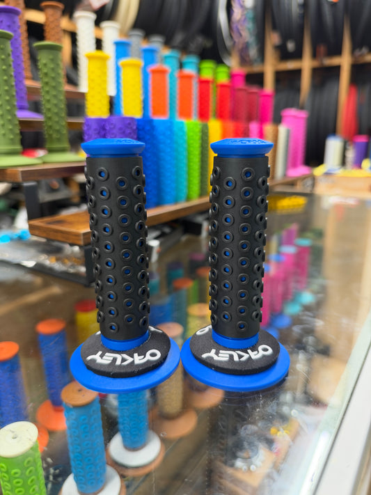 Frank’s Bicycles REPOP B1-B Grips BLUE/BLACK + NEW Oakley Donuts