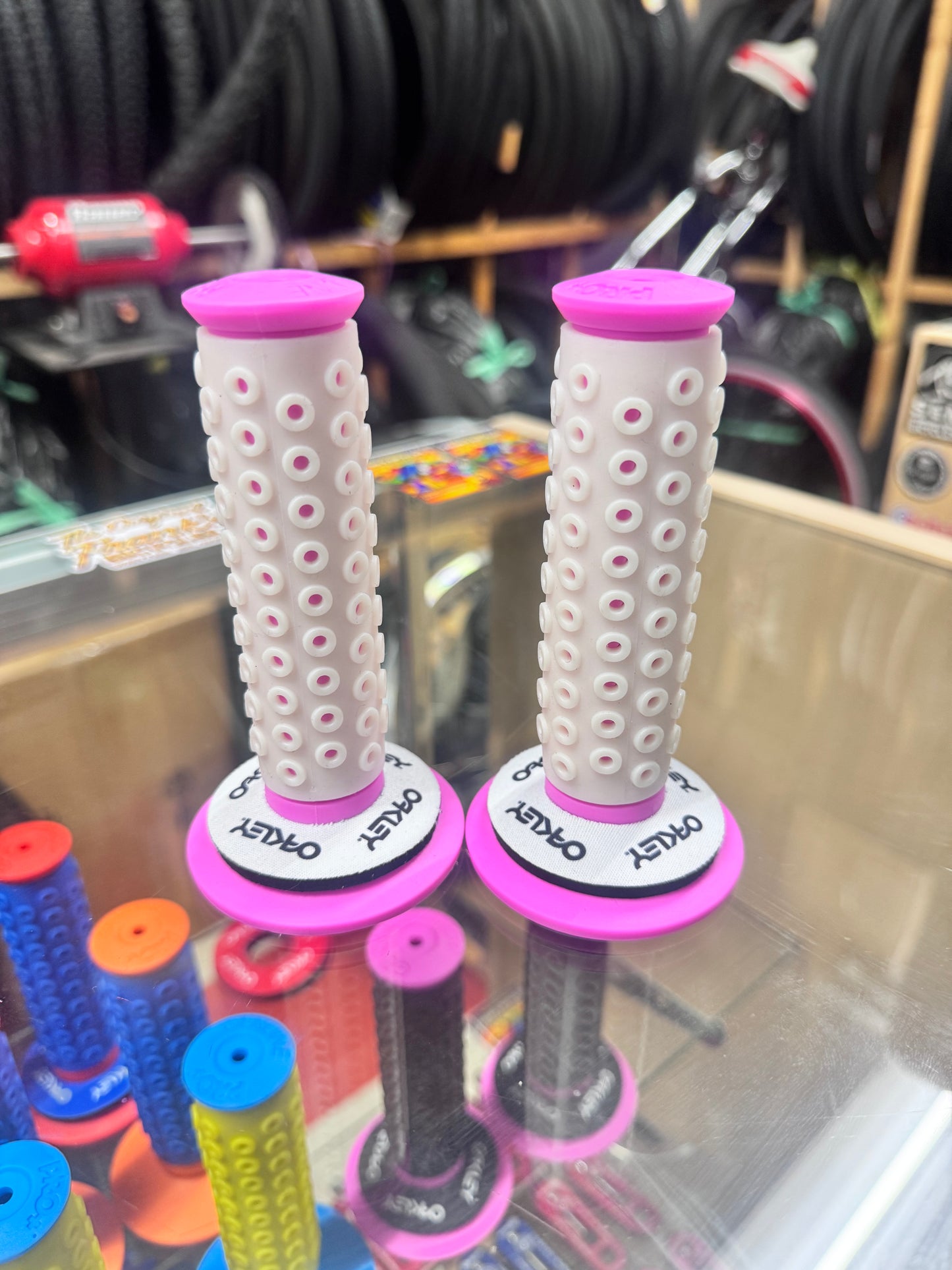 Frank’s Bicycles REPOP B1-B Grips PINK/WHITE + Oakley Donuts *POPULAR